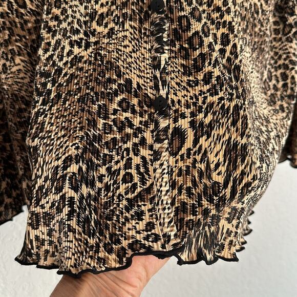 NEW 2 TOPS Choices Woman 1X Animal Print Button Up Blouse Top Accordion Brown - Picture 5 of 7